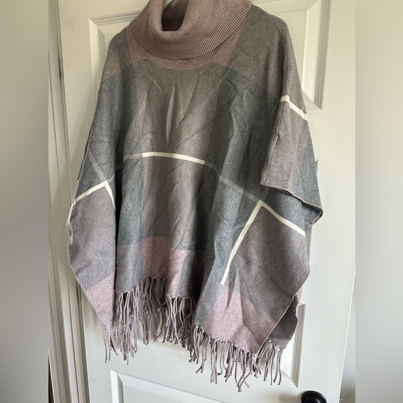 House of Harlow 1960 Fringed Poncho NWT - Picture 4 of 9